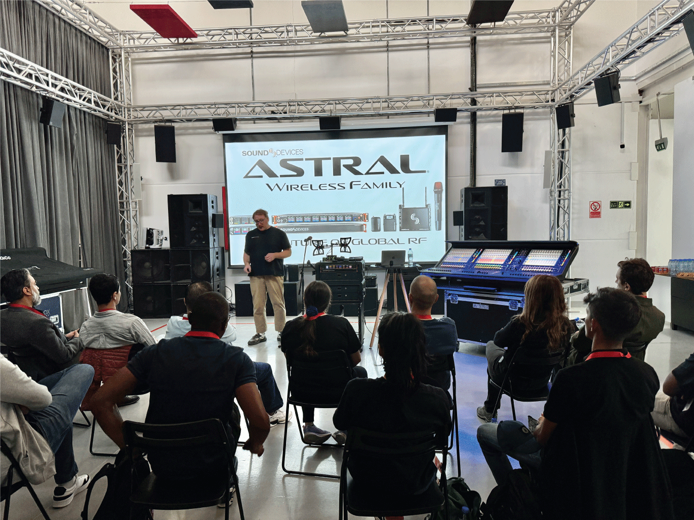 Creative Manner Design Lorem Ipsum Sit Amet Consectetur dipisi?