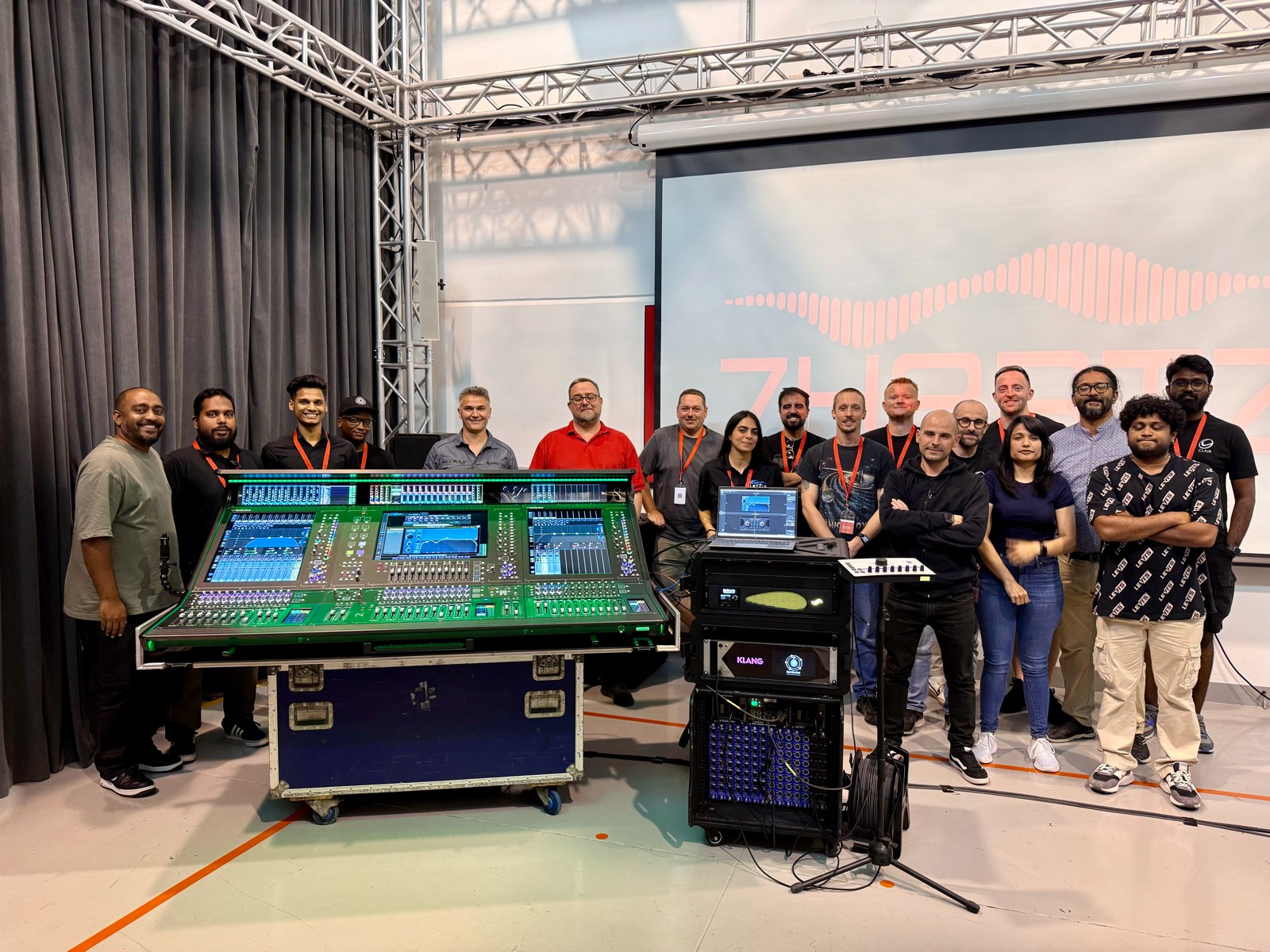 Creative Manner Design Lorem Ipsum Sit Amet Consectetur dipisi?